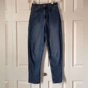 DIVIDED by H&M Relaxed Fit Tapered Ankle Jeans Women’s Blue Denim size 4